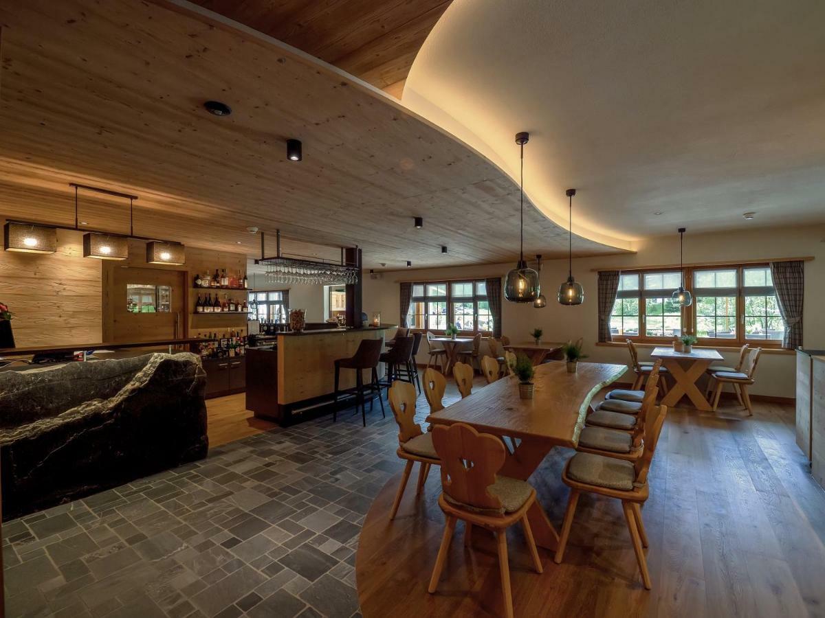 Hotel Alpenland Гштад Экстерьер фото